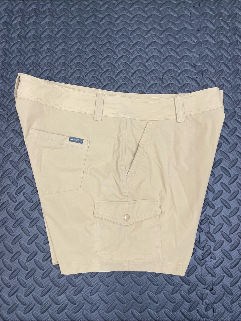 Eddie Bauer Women 16 Shorts 5" Inseam 2-Way Stretch Snap-Close Side Cargo Pocket - Picture 3 of 8